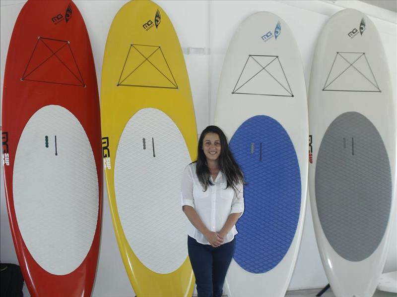 Sörf Board Üretiyor